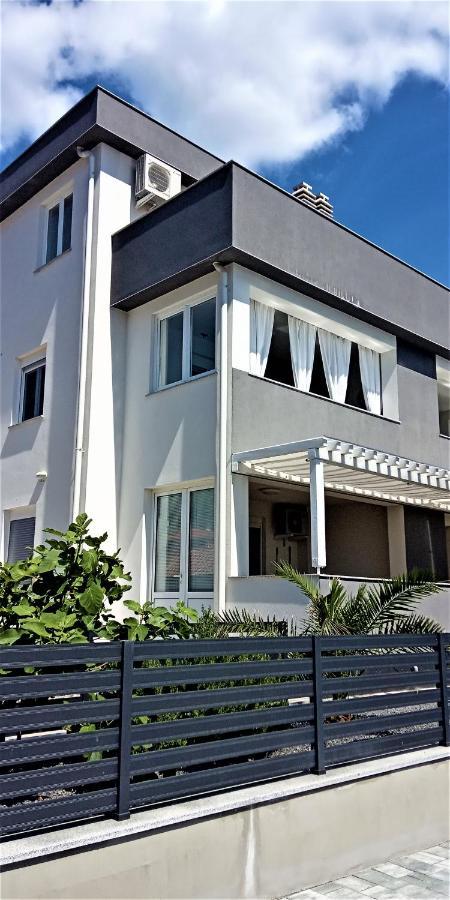 Apartment Ivetka Banjol Exteriér fotografie